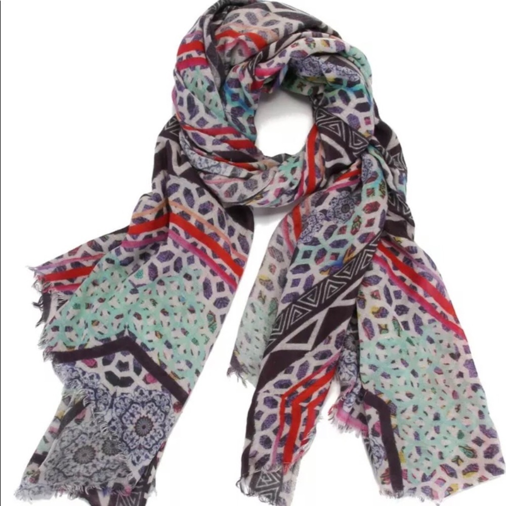 SCARF - 70% Wool / 30% Silk - Soft & Luxurious